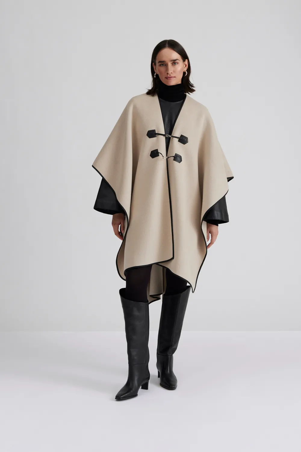 Malina Jackor & Kappor|Accessoarer^Macie cape