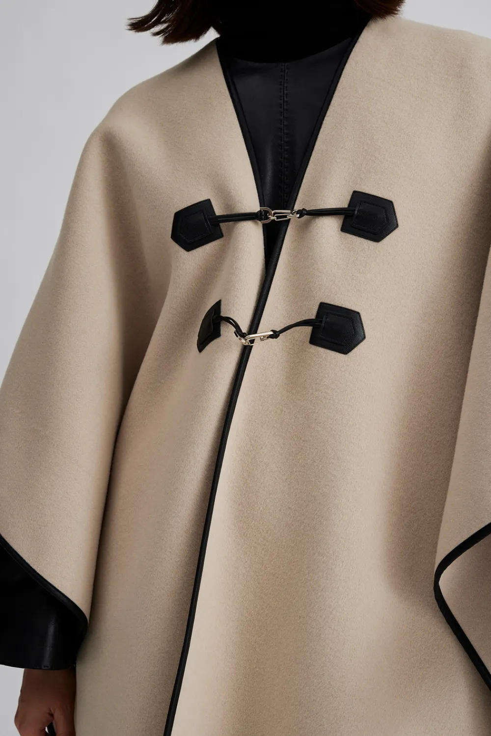 Malina Jackor & Kappor|Accessoarer^Macie cape